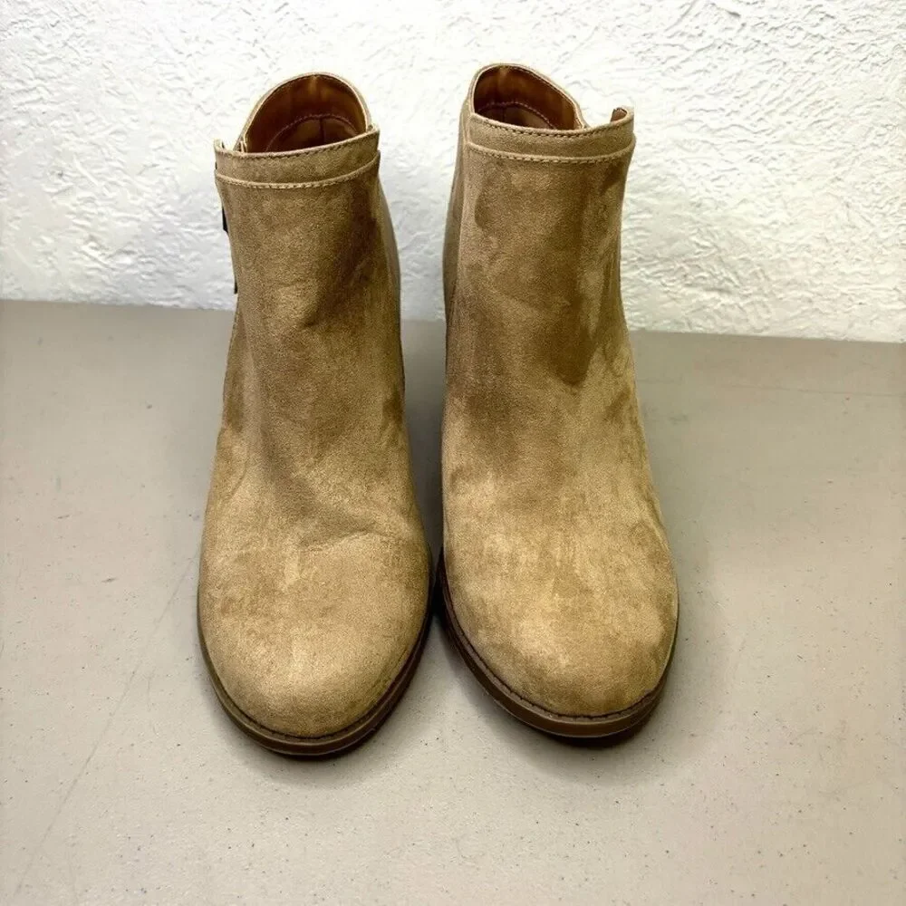 Time and Tru Tan Faux Suede Zip EUC High Wedge Ankle Bootie Size 10 M‎